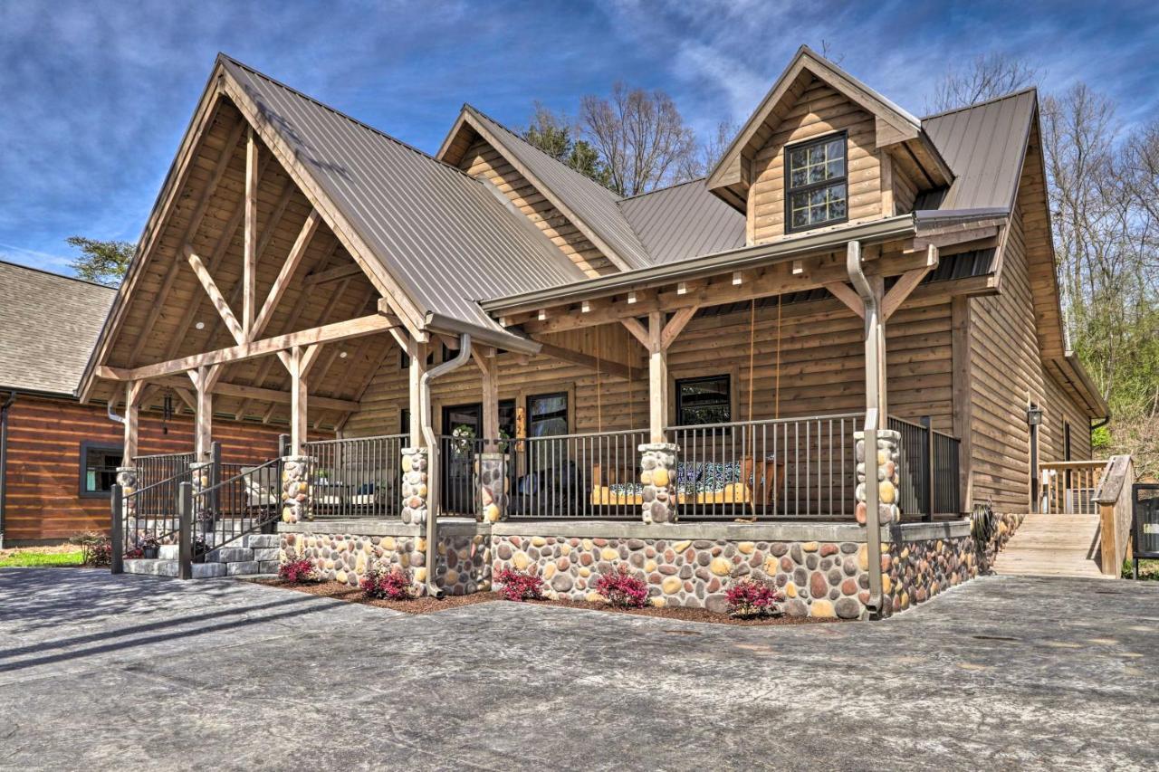 Riverfront Cabin With Hot Tub - 3 Miles To Dollywood Pigeon Forge Exterior foto