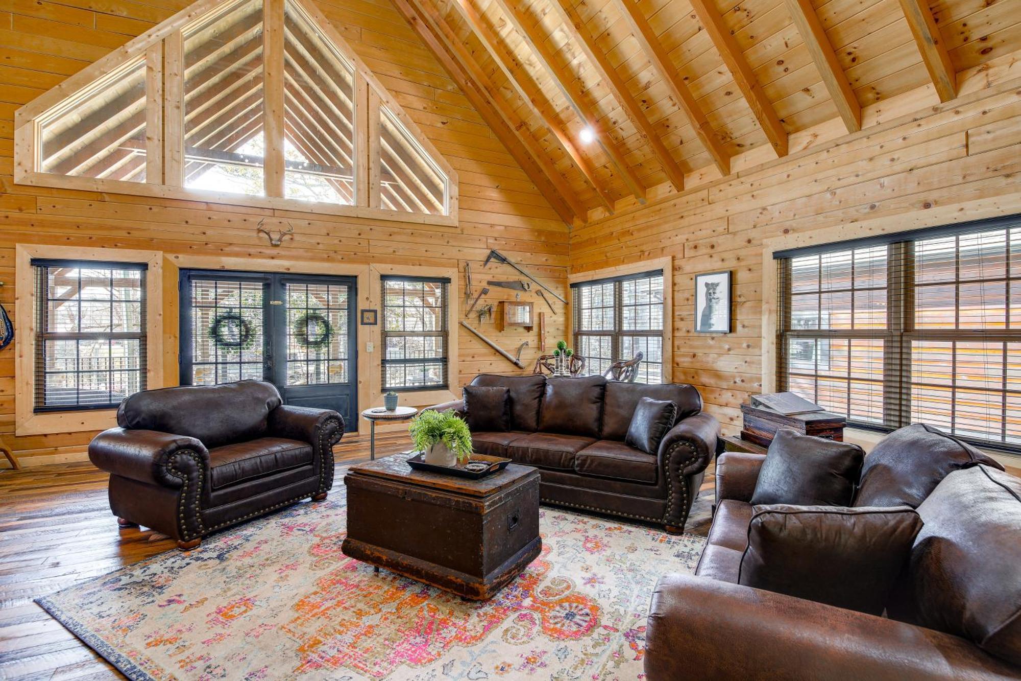 Riverfront Cabin With Hot Tub - 3 Miles To Dollywood Pigeon Forge Exterior foto
