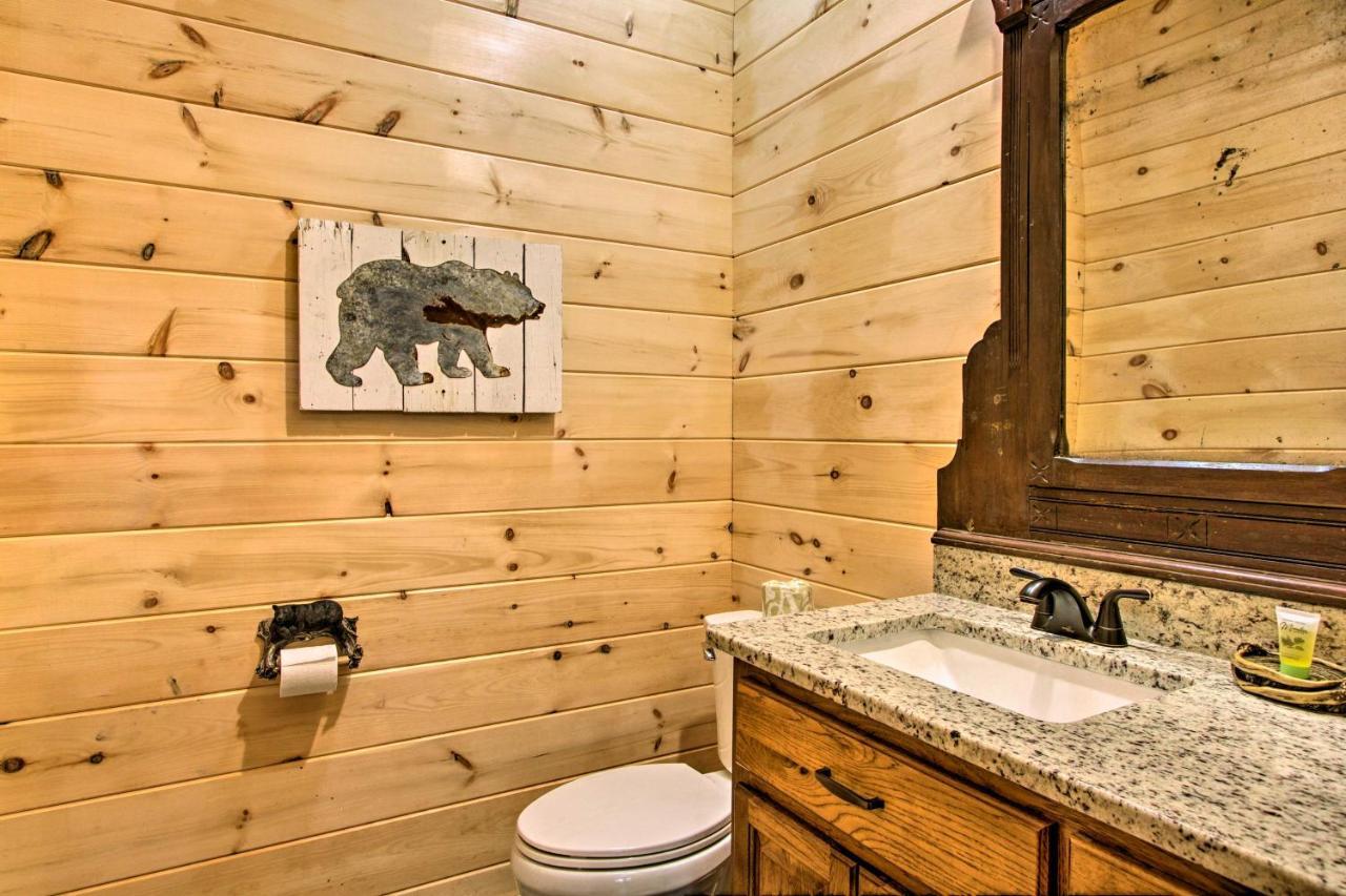 Riverfront Cabin With Hot Tub - 3 Miles To Dollywood Pigeon Forge Exterior foto