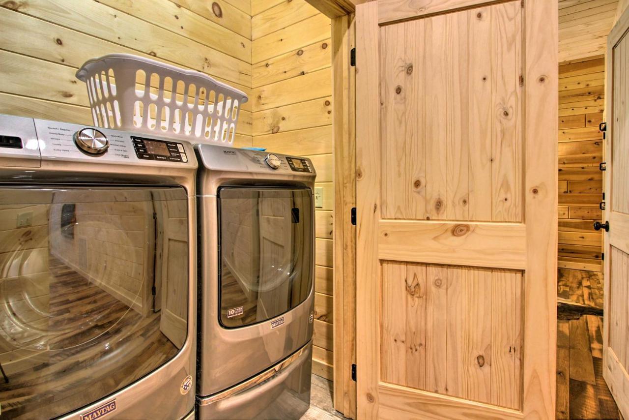 Riverfront Cabin With Hot Tub - 3 Miles To Dollywood Pigeon Forge Exterior foto